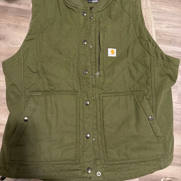 Carhartt Jackets & Blazers - Carhartt Green Quilted Vest, relaxed fit and rugged flex size XL (16-18)